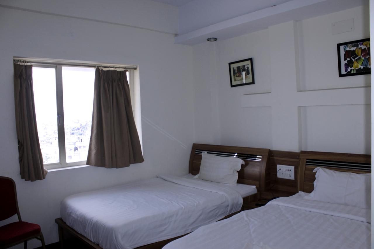Hotel Akash Sarovar Пурулия Стая снимка